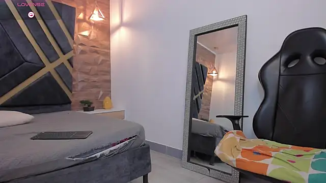 Yeiko Romero  online show from 02.04.25