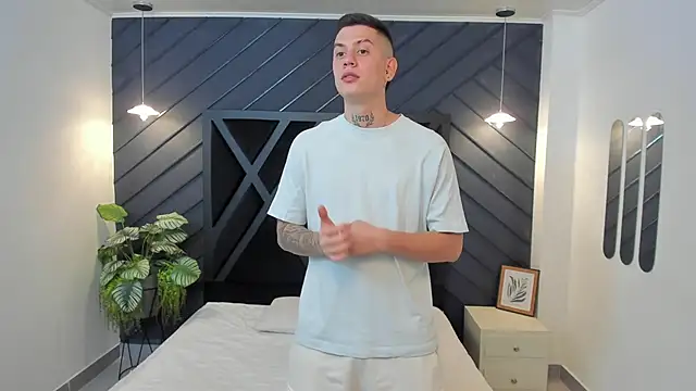 Yeiko Romero  online show from 02.14.25