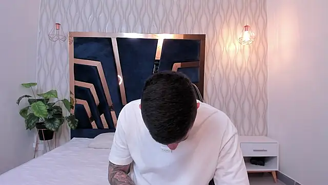 Yeiko Romero  online show from 02.17.25