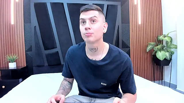 Yeiko Romero  online show from 03.08.25