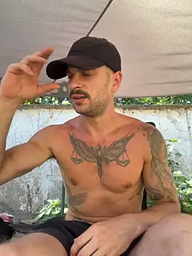 Snapshot of Greyoff chatting on 06.22.26 Greyoff online show from 06.22.26