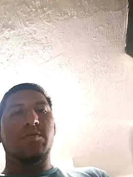 Snapshot of littleboyhot95 chatting on 10.03.25 littleboyhot95 online show from 10.03.25