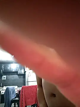 Snapshot of littleboyhot95 chatting on 10.04.25 littleboyhot95 online show from 10.04.25