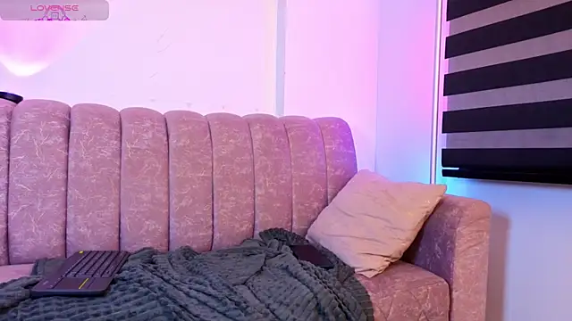  scarletmoore online show from 04.01.26