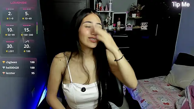 Snapshot of Emilytafur chatting on 05.18.26 Emilytafur online show from 05.18.26
