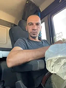 donnuozfutura online show from 11.11.25