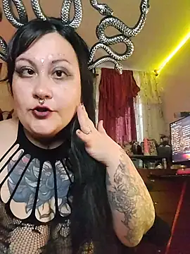 l1la Rav3n online show from 10.31.25