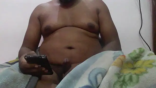 Snapshot of Average_Indian chatting on 02.14.25 Average Indian online show from 02.14.25