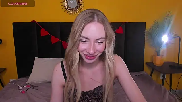 Snapshot of Diana_Garrett chatting on 02.25.26 Diana Garrett online show from 02.25.26