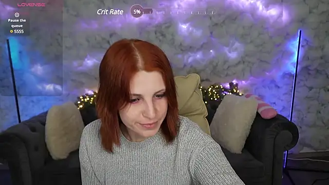 Snapshot of FoxyRayy chatting on 12.29.24 FoxyRayy online show from 12.29.24