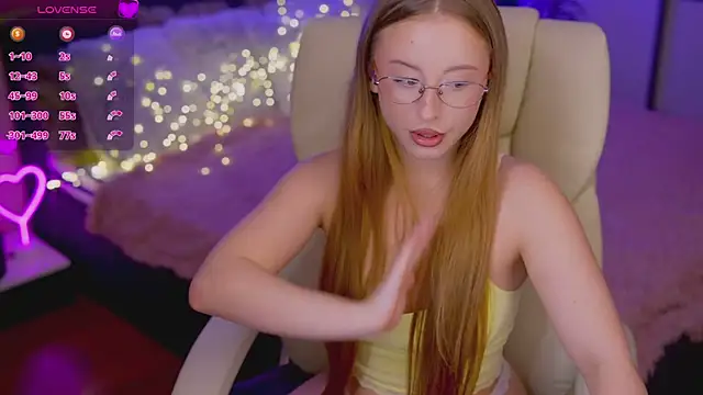 SilverrMoon online show from 11.04.25