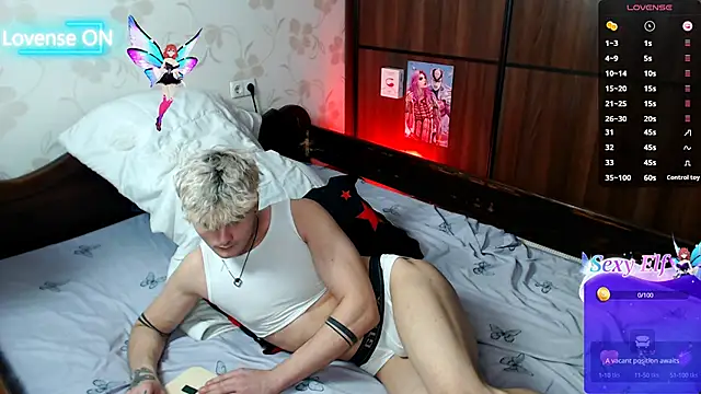 Snapshot of DuoVibes chatting on 03.19.25 DuoVibes online show from 03.19.25