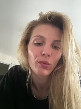 Snapshot of Liya_my chatting on 04.26.26 Liya my online show from 04.26.26