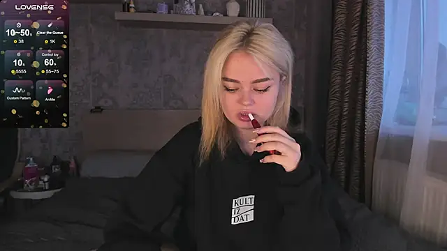 Snapshot of purebeautie13 chatting on 01.29.25 purebeautie13 online show from 01.29.25