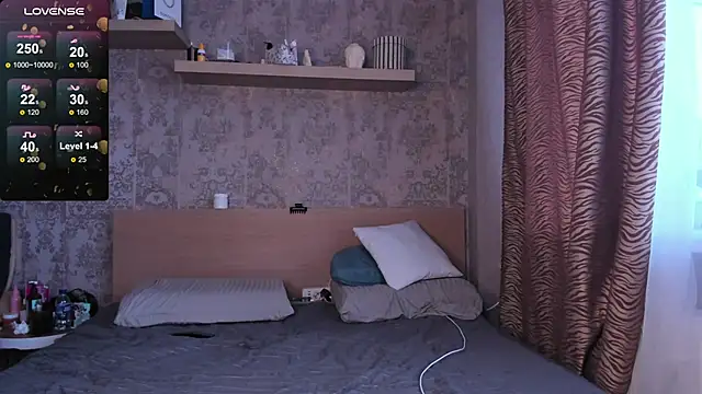 Snapshot of purebeautie13 chatting on 02.06.25 purebeautie13 online show from 02.06.25