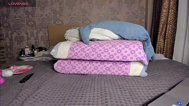 Snapshot of purebeautie13 chatting on 01.08.26 purebeautie13 online show from 01.08.26