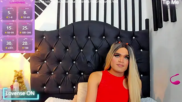Snapshot of AllisonsweetZ chatting on 12.24.24 AllisonsweetZ online show from 12.24.24
