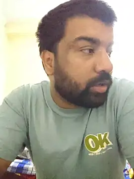 Snapshot of L9vefromAkhil chatting on 04.23.26 L9vefromAkhil online show from 04.23.26