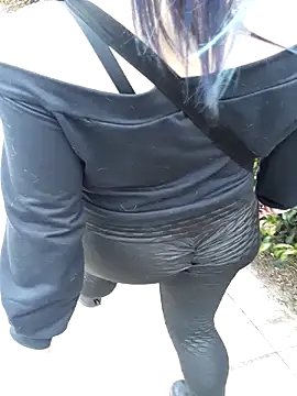 Snapshot of sophie_banger chatting on 10.04.25 sophie banger online show from 10.04.25