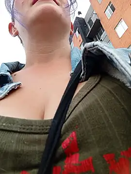 Snapshot of sophie_banger chatting on 11.29.25 sophie banger online show from 11.29.25