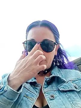 Snapshot of sophie_banger chatting on 12.05.25 sophie banger online show from 12.05.25