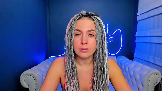 Snapshot of rock_n_roxy chatting on 02.10.26 rock n roxy online show from 02.10.26