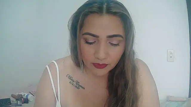 Snapshot of Paula-Harrison chatting on 12.21.24 Paula-Harrison online show from 12.21.24