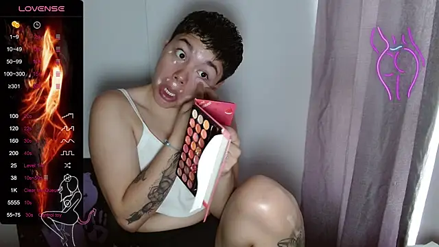 TRIXIE TANG28 online show from 02.22.25