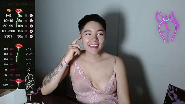 TRIXIE TANG28 online show from 03.22.25