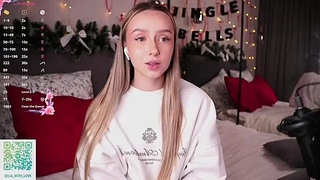 HollisBeckett online show from 12.21.25