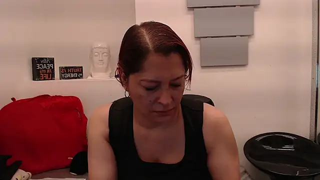 Snapshot of eva_twiss chatting on 05.05.26 eva twiss online show from 05.05.26