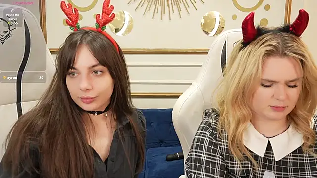 Snapshot of Alisa054 chatting on 12.24.24 Alisa054 online show from 12.24.24