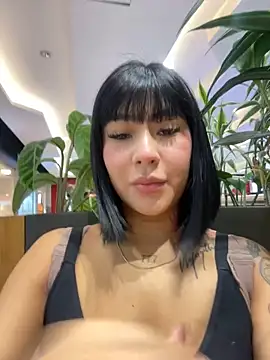 Snapshot of VictoriaEva chatting on 02.12.25 VictoriaEva online show from 02.12.25