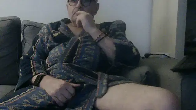 Snapshot of Bretoncool chatting on 10.12.25 Bretoncool online show from 10.12.25