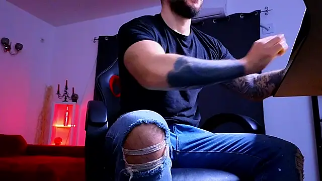 MightyAaron66 online show from 12.15.25