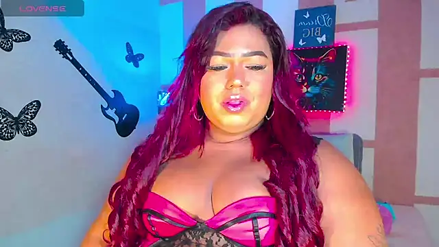 Snapshot of OpraxBellinda chatting on 06.19.26 OpraxBellinda online show from 06.19.26