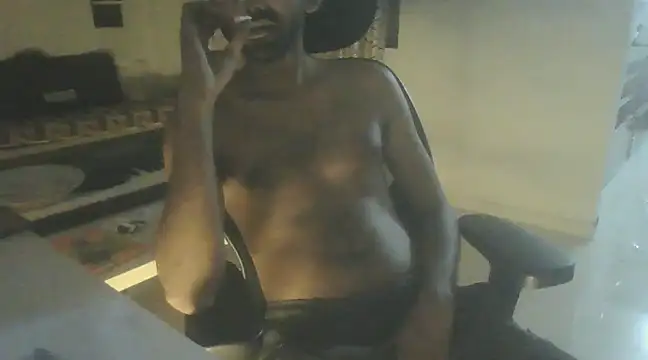 Snapshot of dominanthubby chatting on 12.03.24 dominanthubby online show from 12.03.24