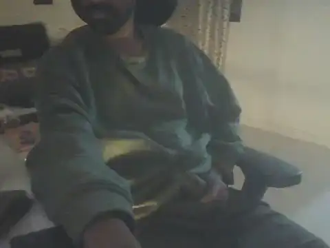 Snapshot of dominanthubby chatting on 12.04.24 dominanthubby online show from 12.04.24