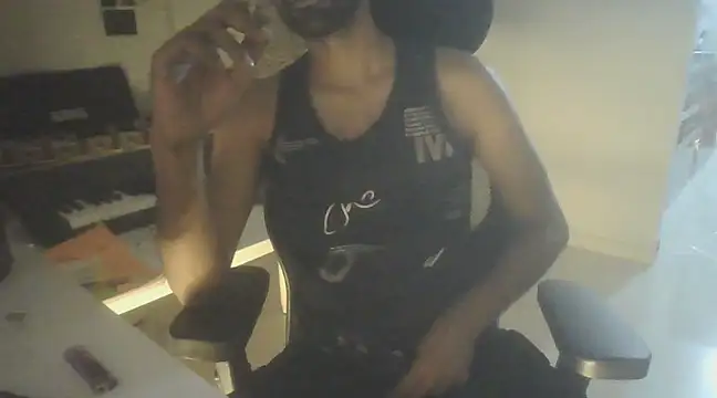 Snapshot of dominanthubby chatting on 12.05.24 dominanthubby online show from 12.05.24