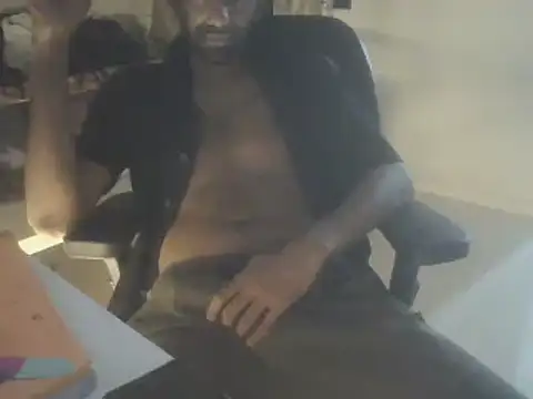 Snapshot of dominanthubby chatting on 12.08.24 dominanthubby online show from 12.08.24