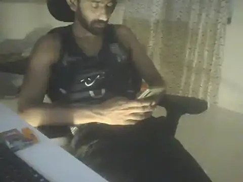 Snapshot of dominanthubby chatting on 12.12.24 dominanthubby online show from 12.12.24