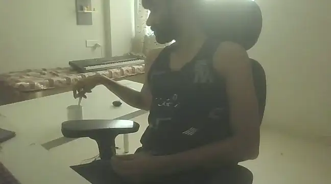 Snapshot of dominanthubby chatting on 12.17.24 dominanthubby online show from 12.17.24