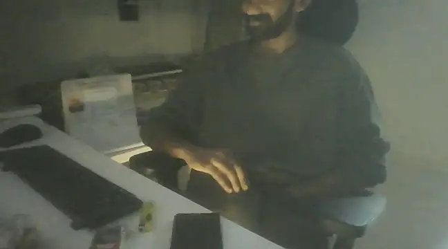 Snapshot of dominanthubby chatting on 12.21.24 dominanthubby online show from 12.21.24