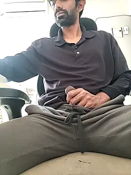 Snapshot of dominanthubby chatting on 01.31.25 dominanthubby online show from 01.31.25