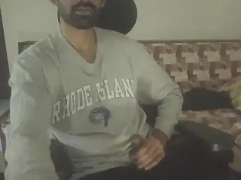 Snapshot of dominanthubby chatting on 02.21.25 dominanthubby online show from 02.21.25