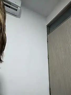 cuteluci  online show from 01.19.25