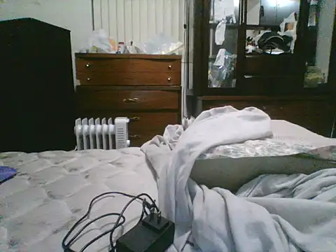 Snapshot of Emilylyn2501 chatting on 11.11.25 Emilylyn2501 online show from 11.11.25