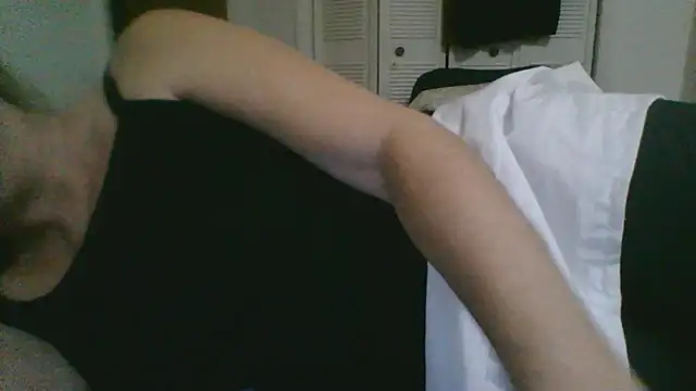 Snapshot of Emilylyn2501 chatting on 12.18.25 Emilylyn2501 online show from 12.18.25