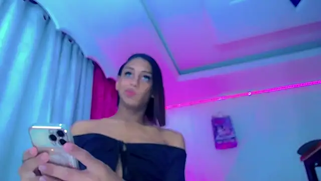 NahomiCamper online show from 04.07.26