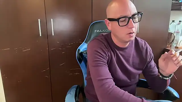 Snapshot of alanan881 chatting on 02.04.26 alanan881 online show from 02.04.26